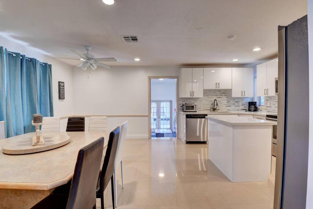 5 Bedroom Mansion With Pool And Non-Heated Jacuzzi Games In 波因顿海滩 外观 照片