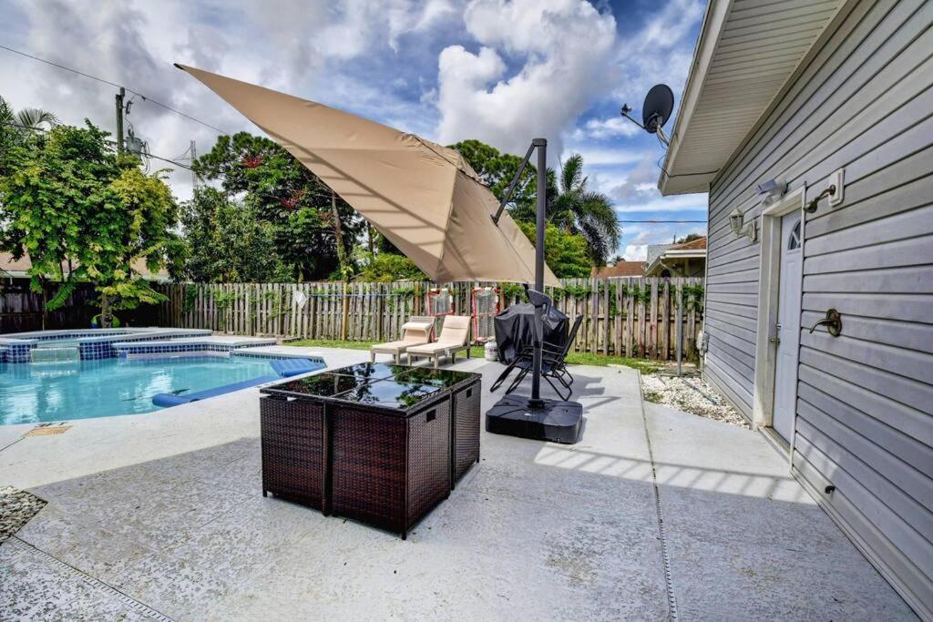 5 Bedroom Mansion With Pool And Non-Heated Jacuzzi Games In 波因顿海滩 外观 照片